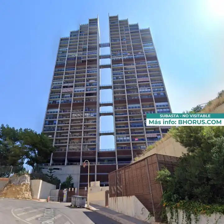 Vista exterior de Pis en venda en Benidorm amb Jardí privat i Piscina