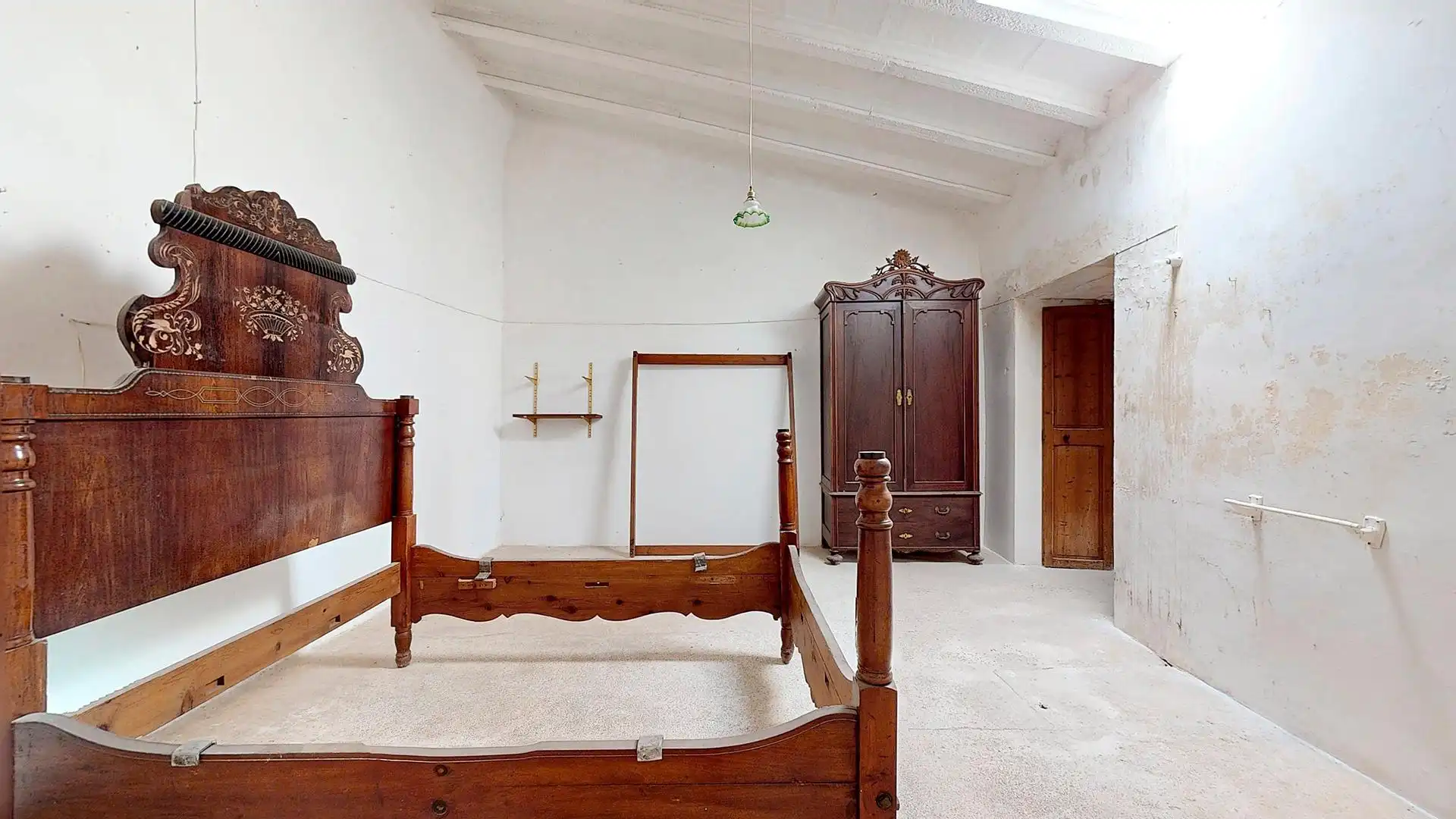 Dormitori de Casa o xalet en venda en Santa Eugènia amb Jardí privat