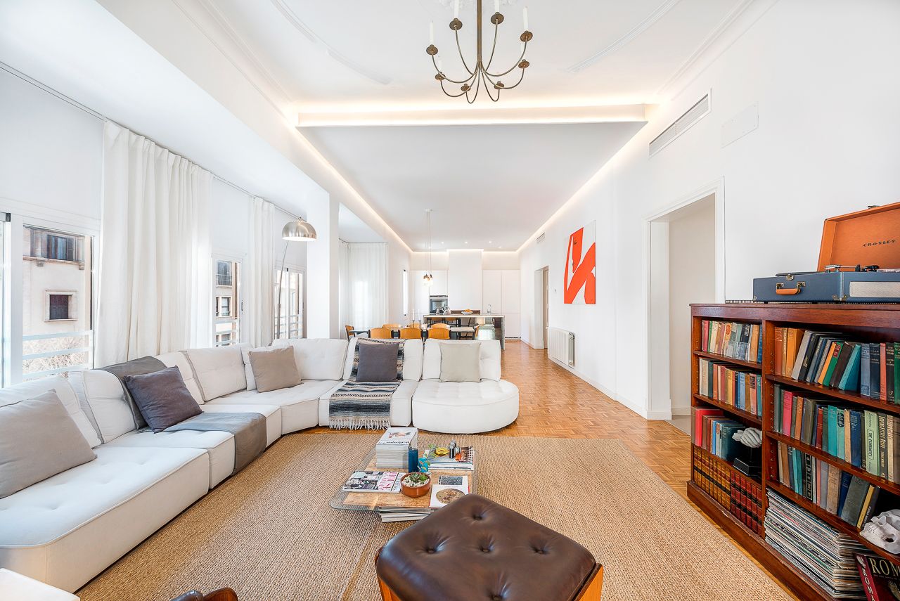 Sala d'estar de Apartament de lloguer en  Palma de Mallorca amb Aire condicionat i Moblat