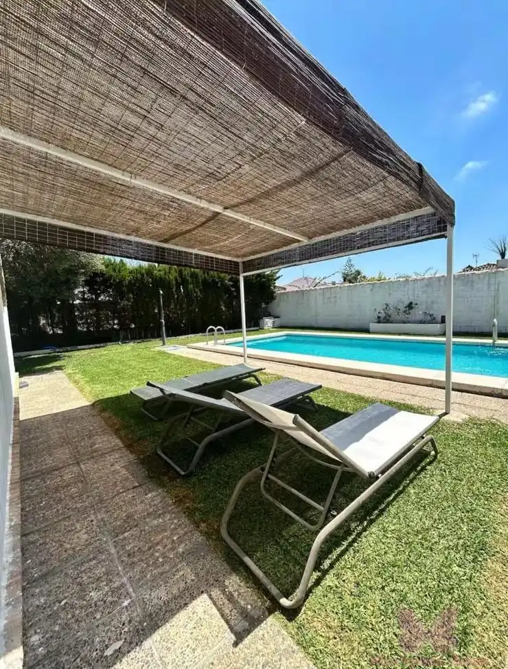 Villa mit Pool zum Verkauf in Los Gallos, imagen 2