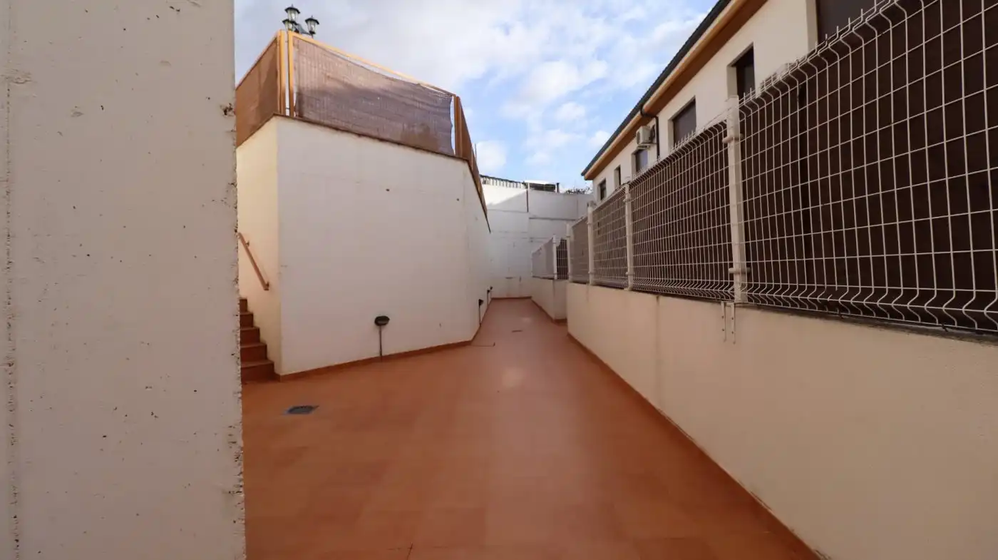 Terrassa de Dúplex en venda en Corpa amb Aire condicionat, Calefacció i Jardí privat