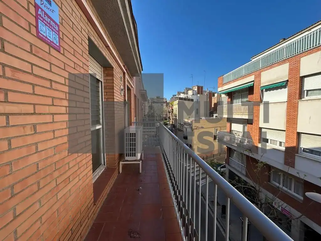 Terrassa de Pis en venda en Barcelona amb Aire condicionat, Terrassa i Traster