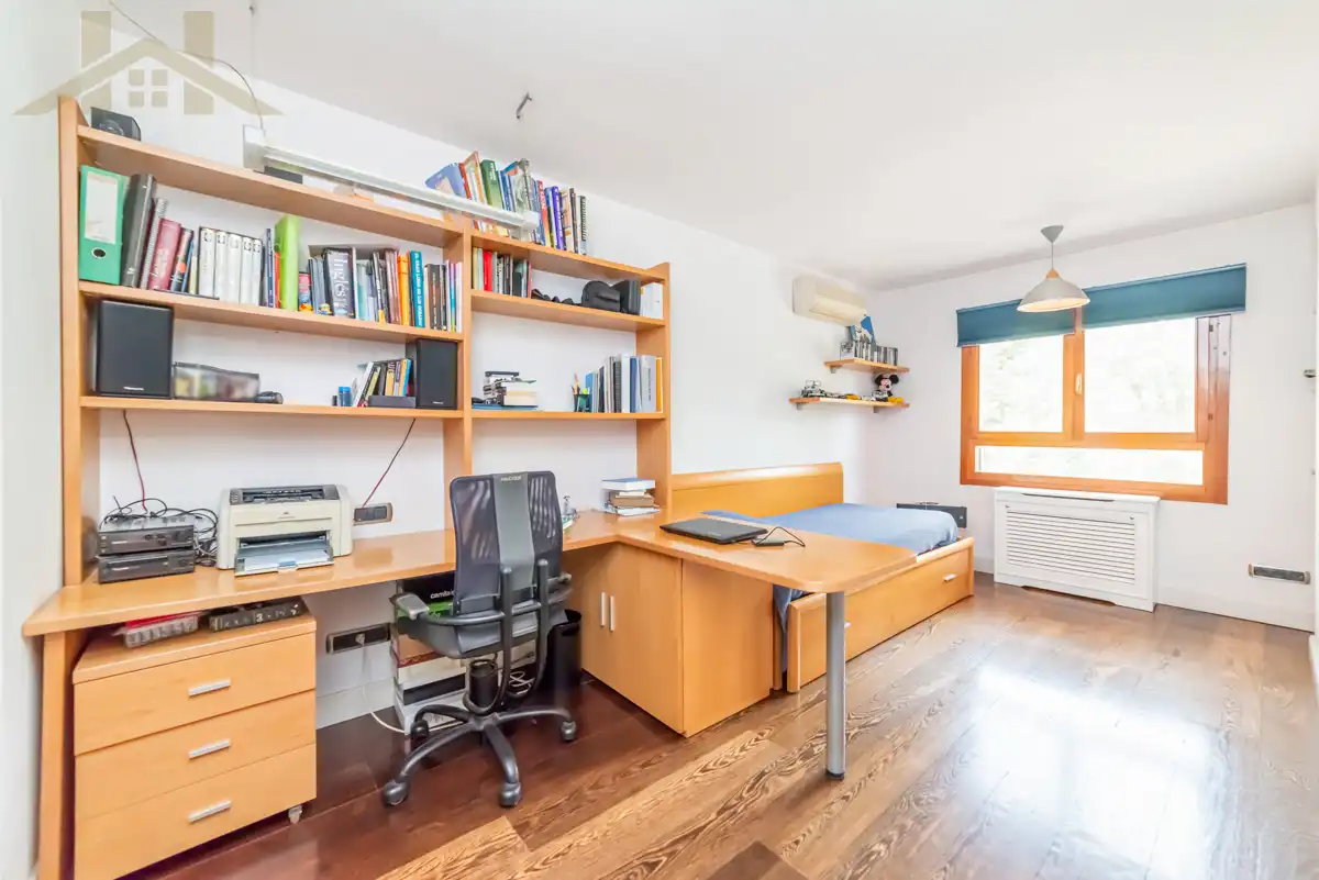 Bedroom of Detached homes for sale in Tres Cantos  with Air Conditioner, Heating and Private garden