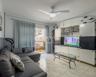 Sala d'estar de Apartament de lloguer en Arona amb Moblat, Microones i TV