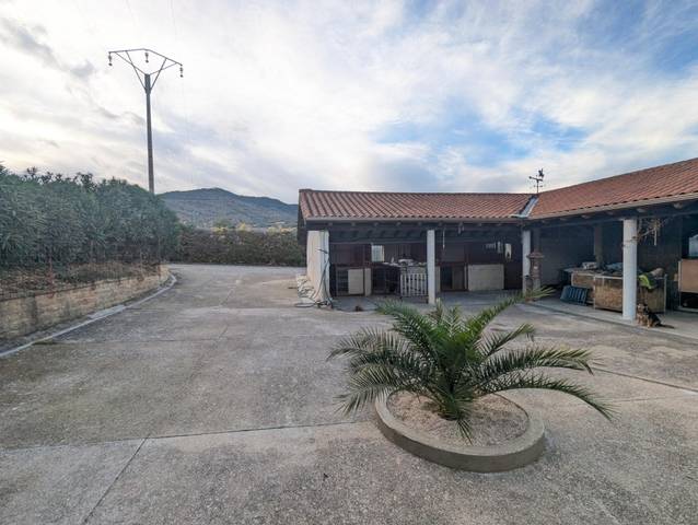 Nave industrial en Venta en Aberin