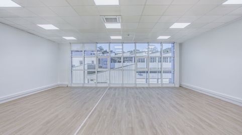 Oficina de 214m en edificio de alta representatividad en Igara. Muy luminosa, incluye 10 plazas de aparcamiento., image 3
