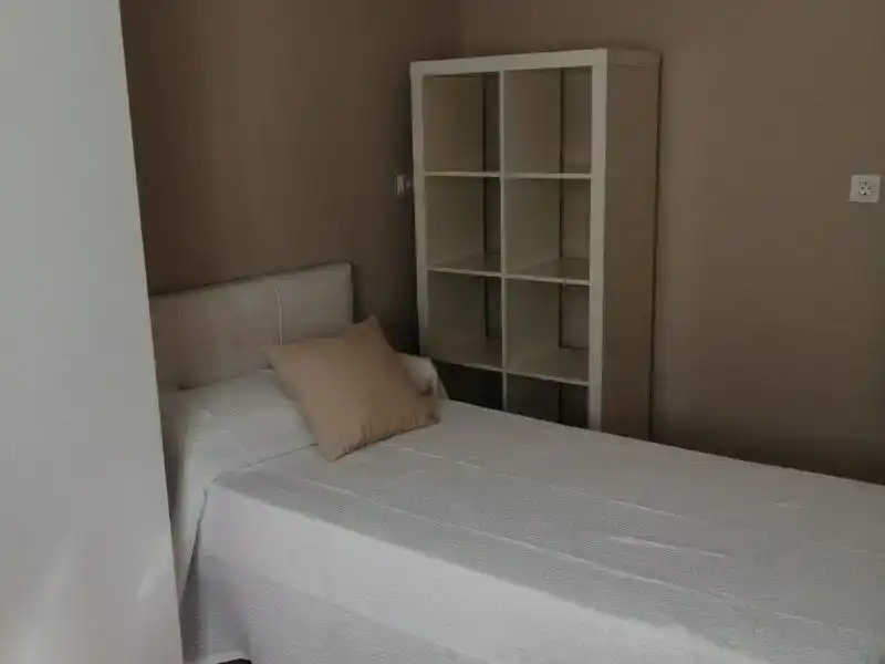 Habitación de Piso para compartir en Motril con Amueblado
