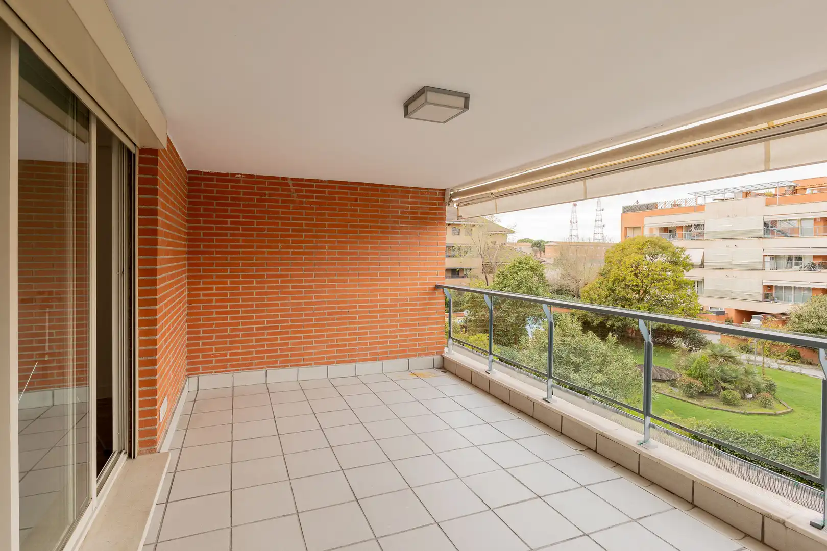 Terraza de Piso de alquiler en Pozuelo de Alarcón con Aire acondicionado, Calefacción y Jardín privado