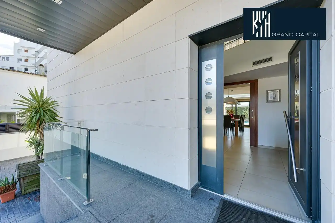 Detached house for sale in Calle del Cap de la Gola, imagen 2