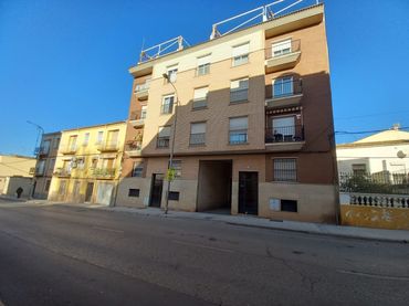 Pis amb balcó en venda a Aurea Galindo