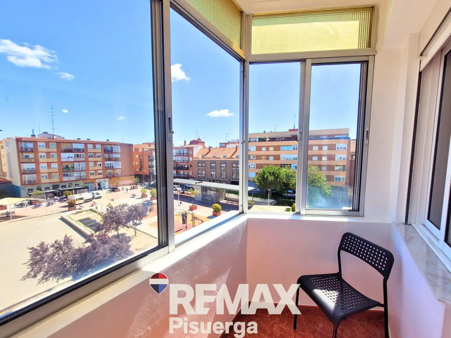 Vista exterior de Piso en venta en Valladolid con Calefacción y Balcón