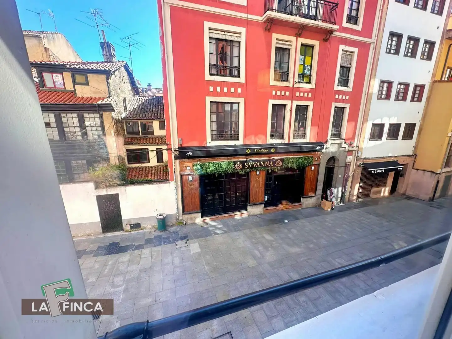 Vista exterior de Piso en venta en Oviedo  con Calefacción y Trastero
