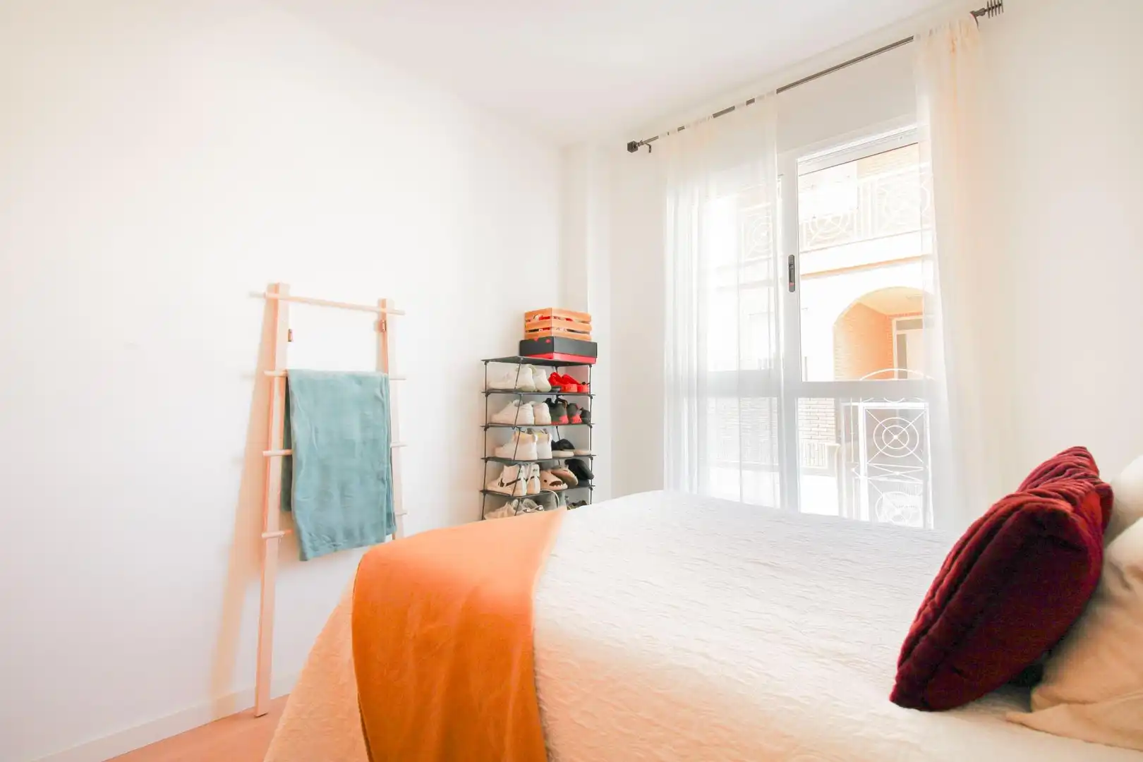Schlafzimmer von Wohnung zum Verkauf in Benaguasil mit Klimaanlage und Alarm