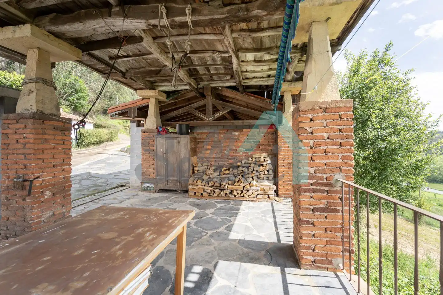 Außenansicht von Einfamilien-Reihenhaus zum Verkauf in Carreño mit Heizung, Privatgarten und Parkett