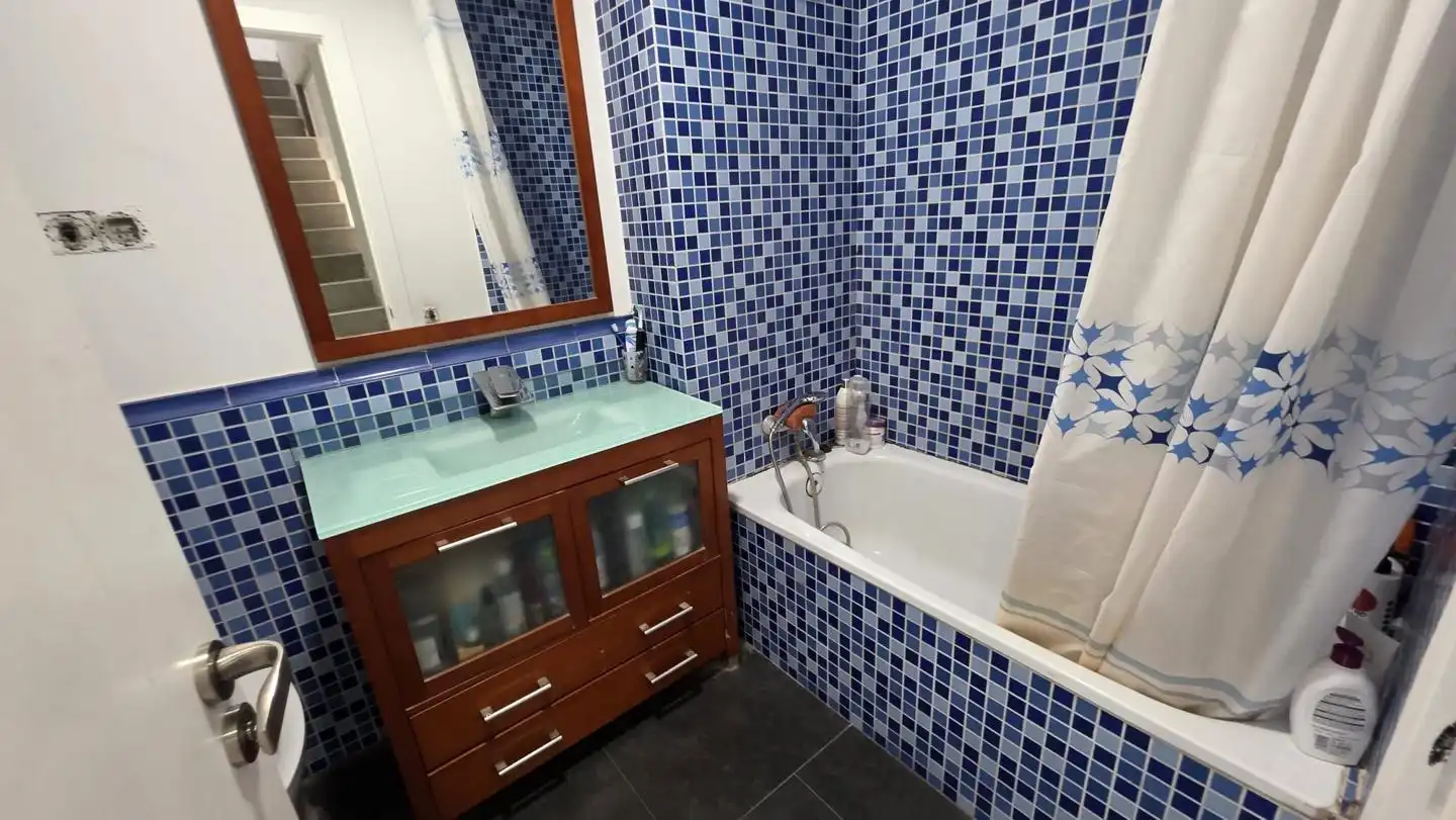 Bathroom of Houses for share in Terrassa  with Furnished, Oven and Washing machine