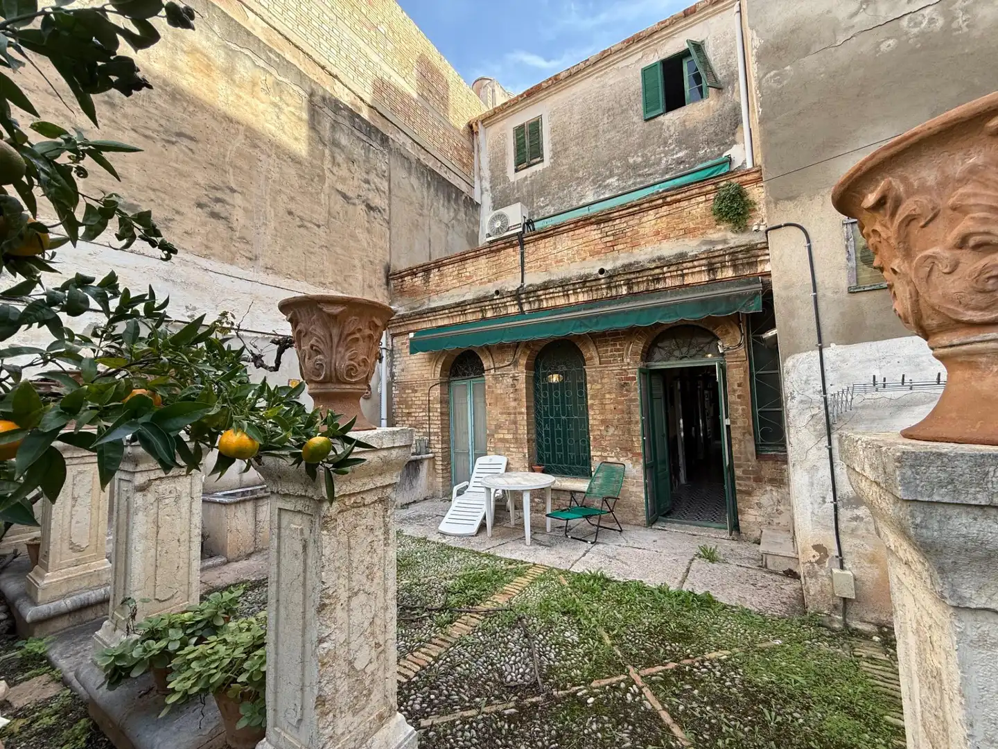 Vista exterior de Casa o xalet en venda en La Ràpita amb Aire condicionat, Calefacció i Jardí privat