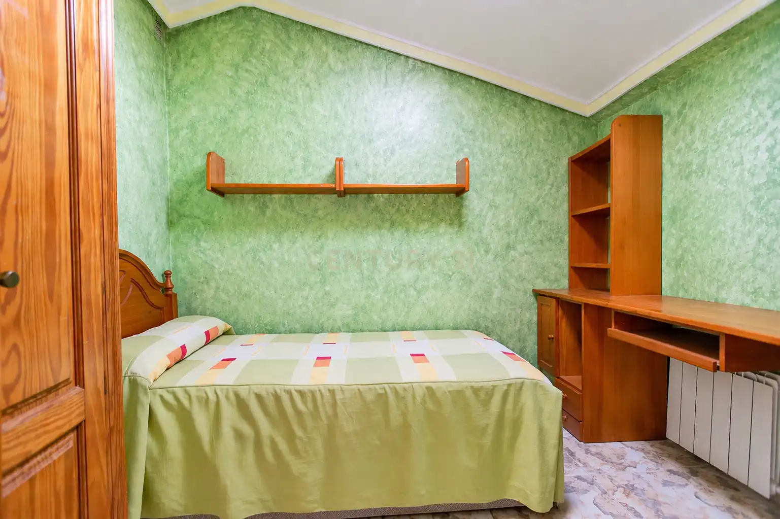 Habitación de Casa adosada en venta en La Nucia con Aire acondicionado, Trastero y Piscina
