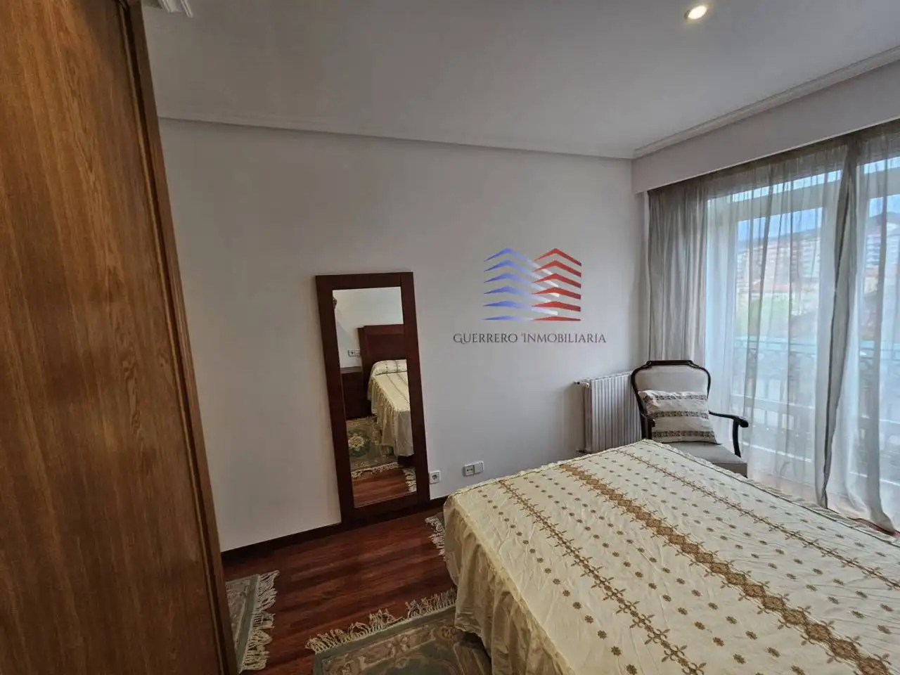 Dormitori de Pis de lloguer en Ourense Capital  amb Calefacció, Parquet i Traster