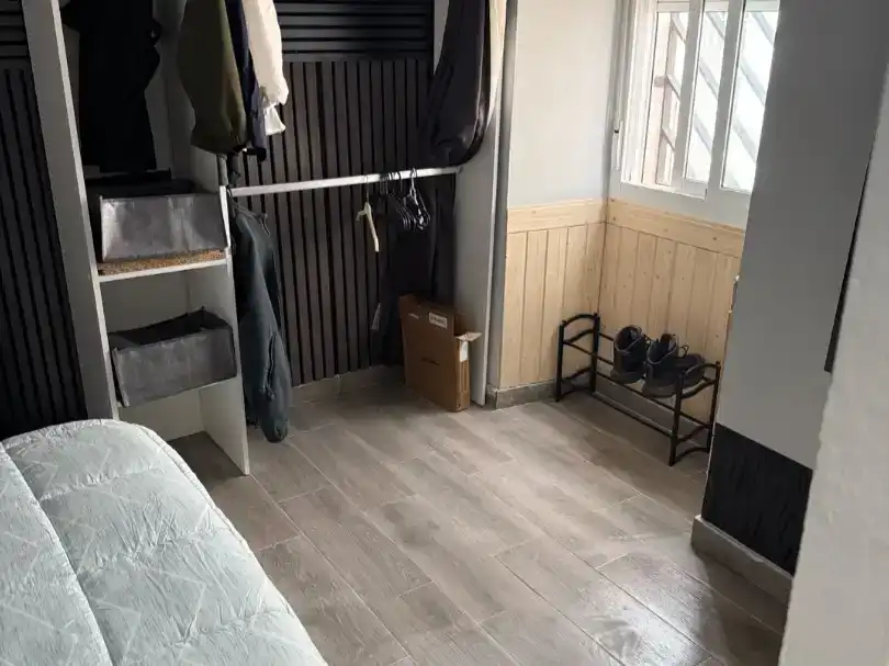 Dormitori de Apartament de lloguer en Los Barrios amb Balcó
