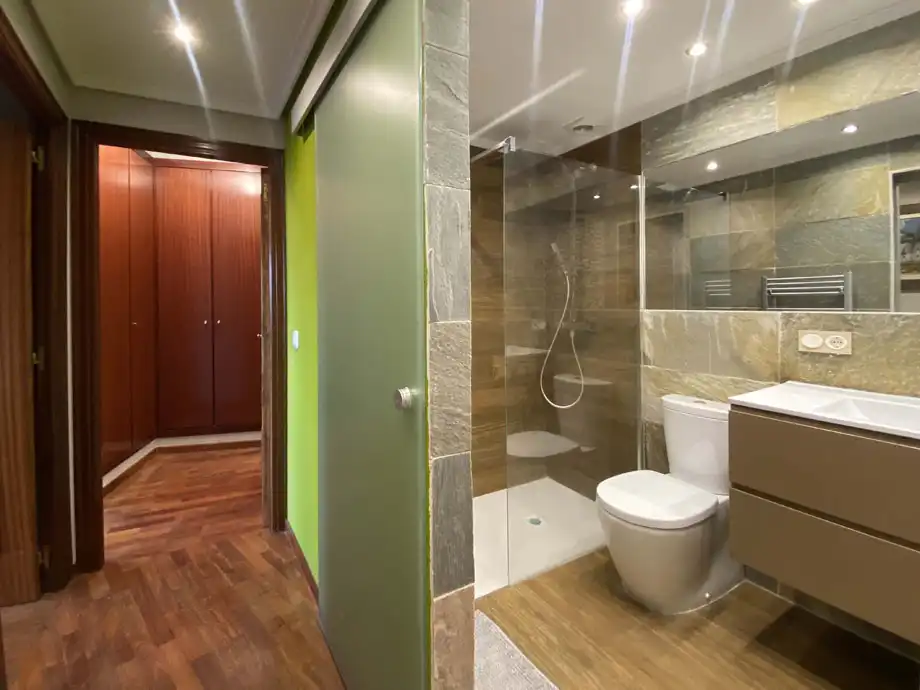 Bathroom of Flat for sale in Vitoria - Gasteiz  with Heating, Parquet flooring and Terrace