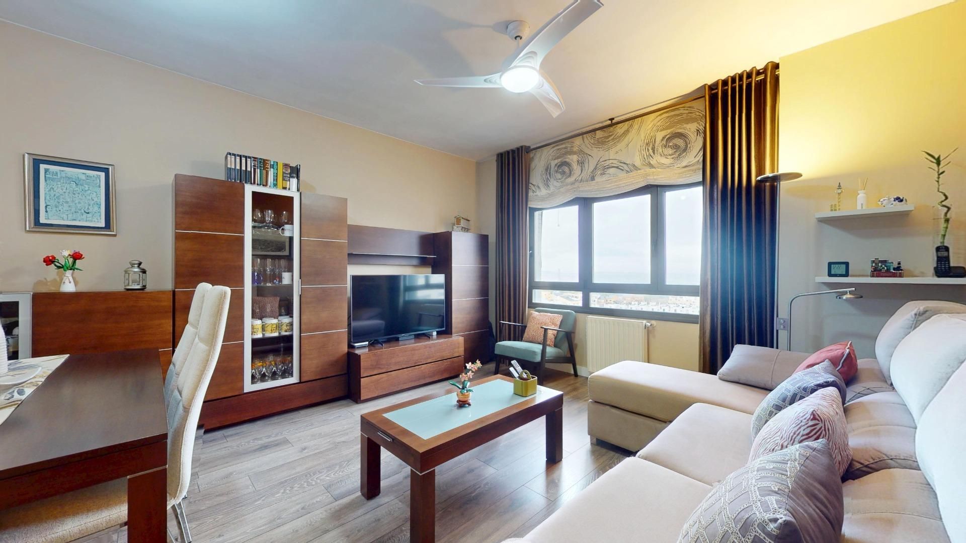 Sala de estar de Piso en venta en  Madrid Capital con Aire acondicionado, Calefacción y Jardín privado