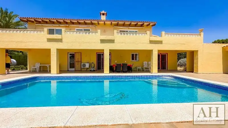 Houses for sale in Pueblo - Urbanizaciones