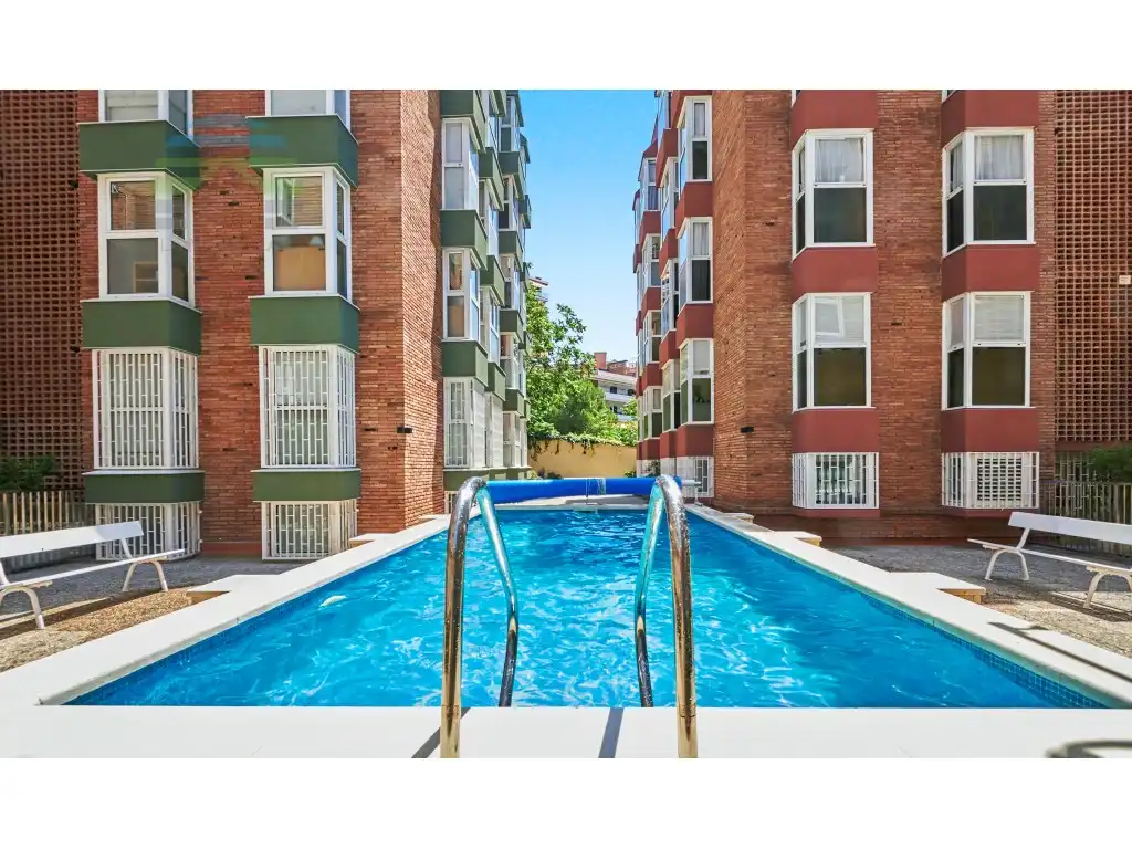 Swimming pool of Flat for sale in Barcelona  with Balcony