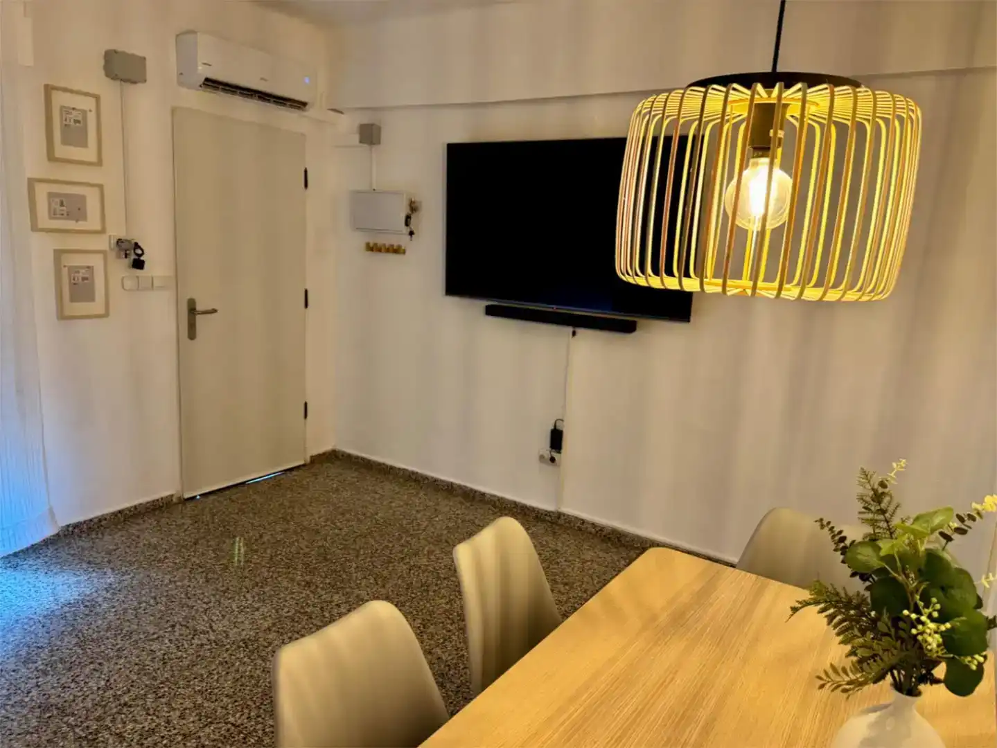 Comedor de Piso para compartir en Montornés - Las Palmas - El Refugio