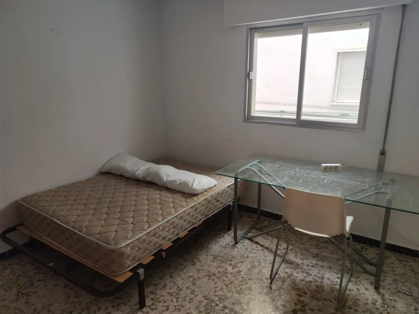 Bedroom of Flat for rent in Granada  with Air Conditioner, Terrace and Balcony