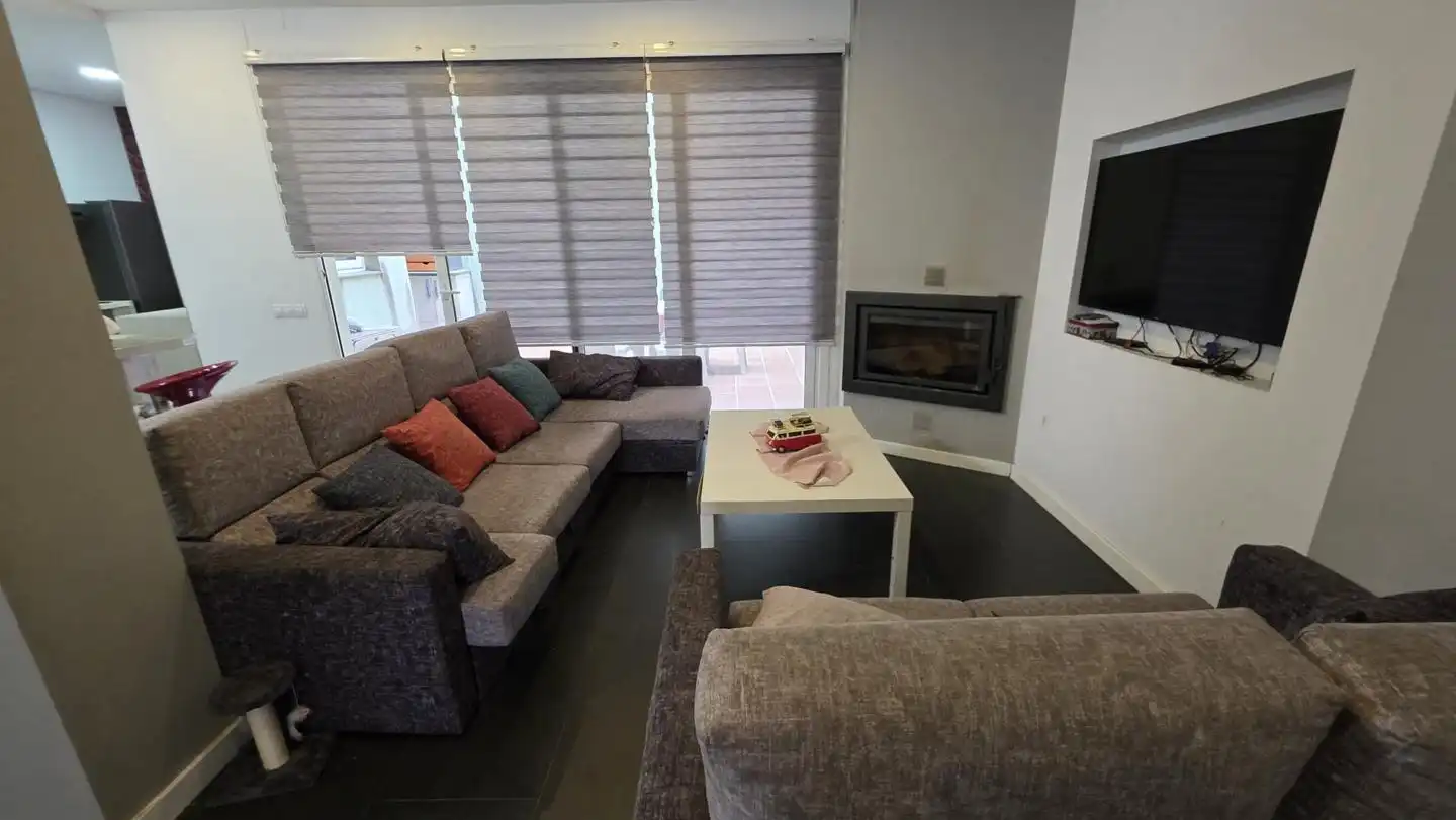 Living room of Ground floor for share in Terrassa  with Air Conditioner, Heating and Terrace