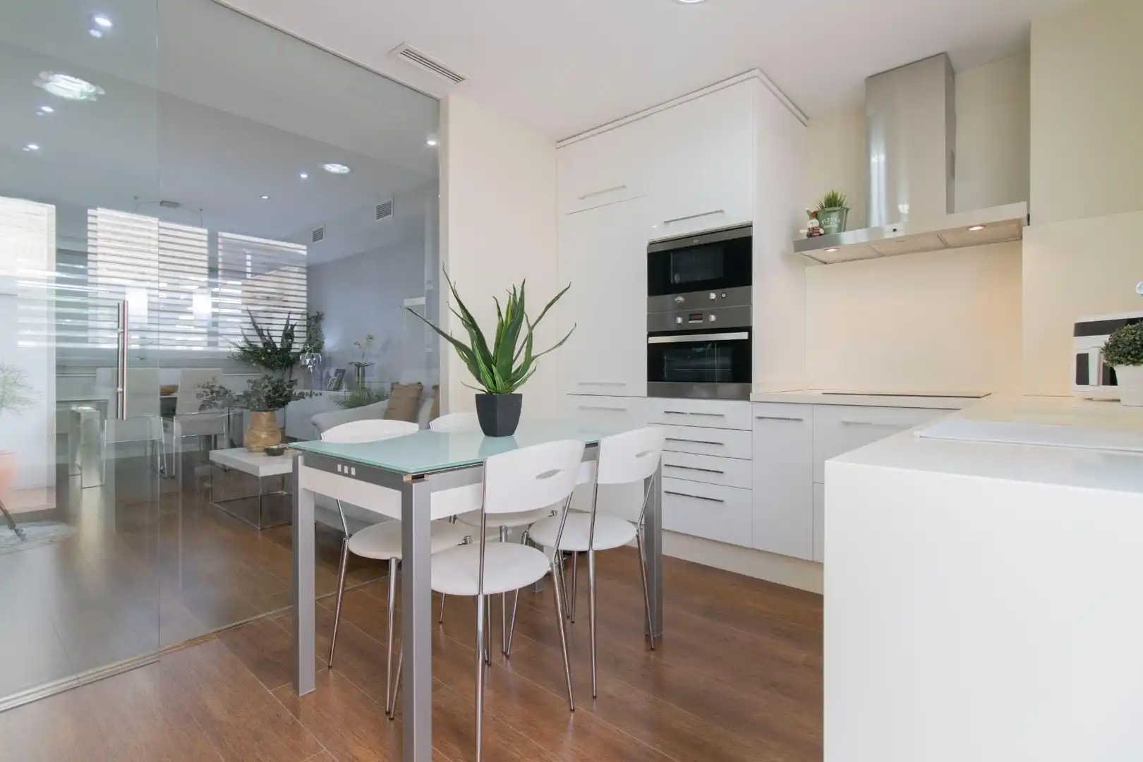 Kitchen of Houses for sale in Quart de Poblet