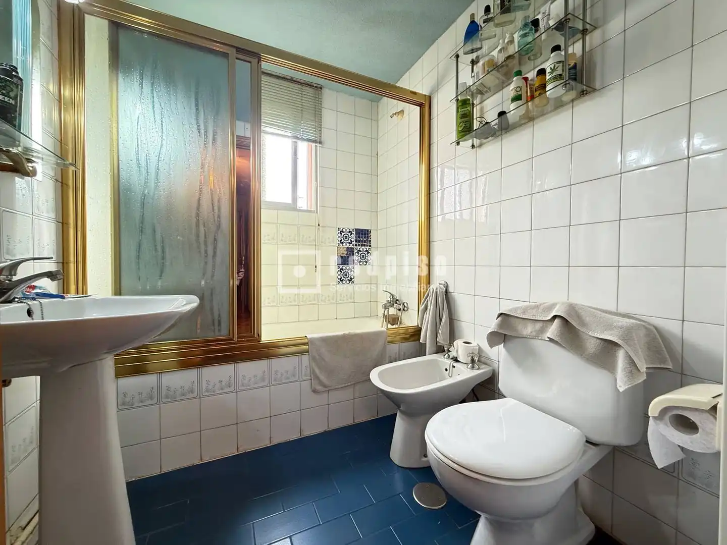 Baño de Piso en venta en Torrejón de Ardoz con Jardín privado, Terraza y Trastero