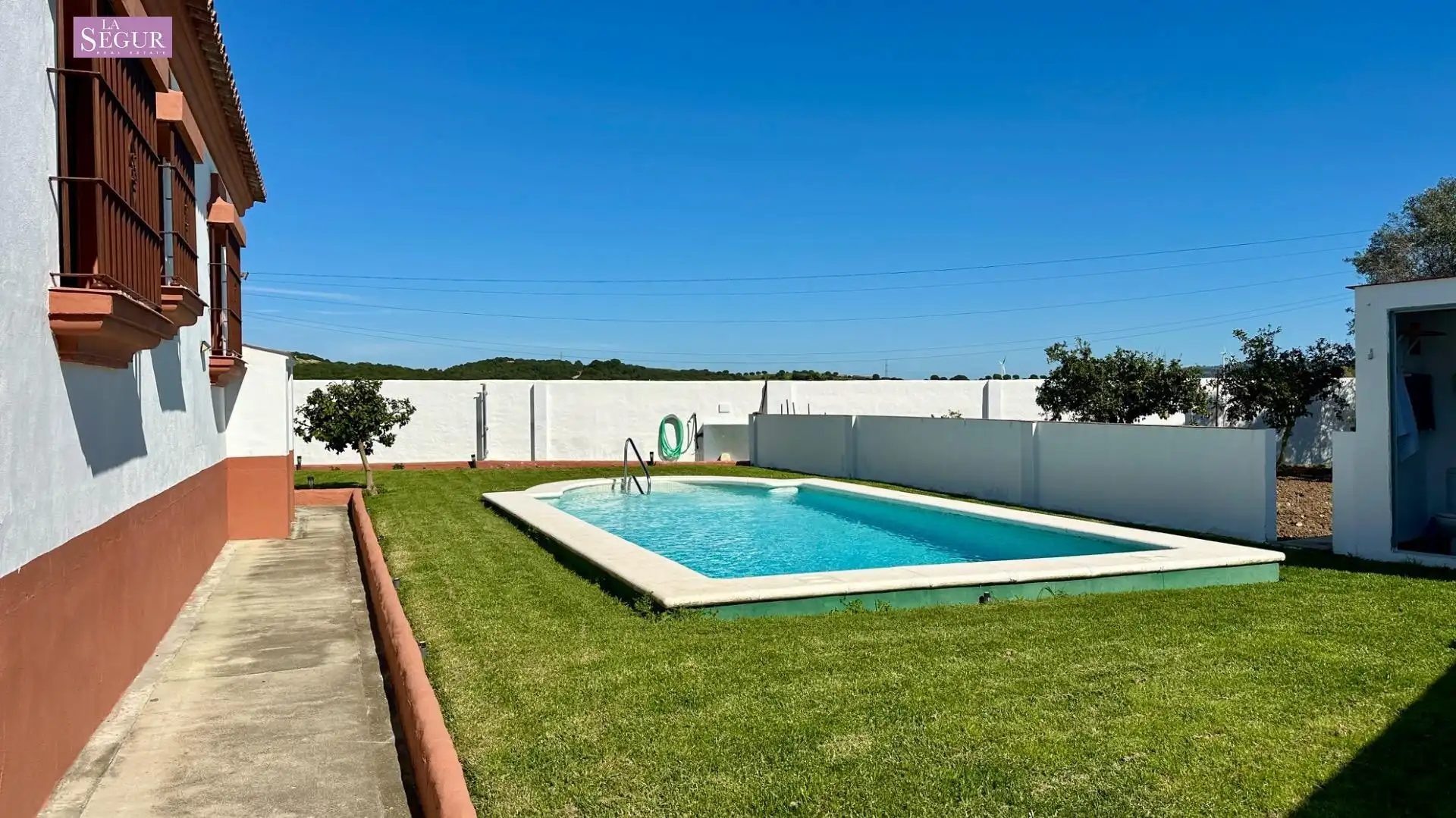 Piscina de Casa o xalet en venda en Conil de la Frontera amb Jardí privat, Terrassa i Piscina