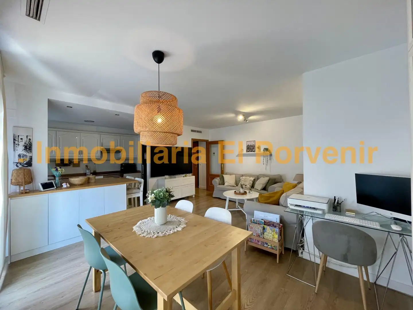 Wohnzimmer von Wohnung zum Verkauf in Torrent mit Klimaanlage, Heizung und Balkon