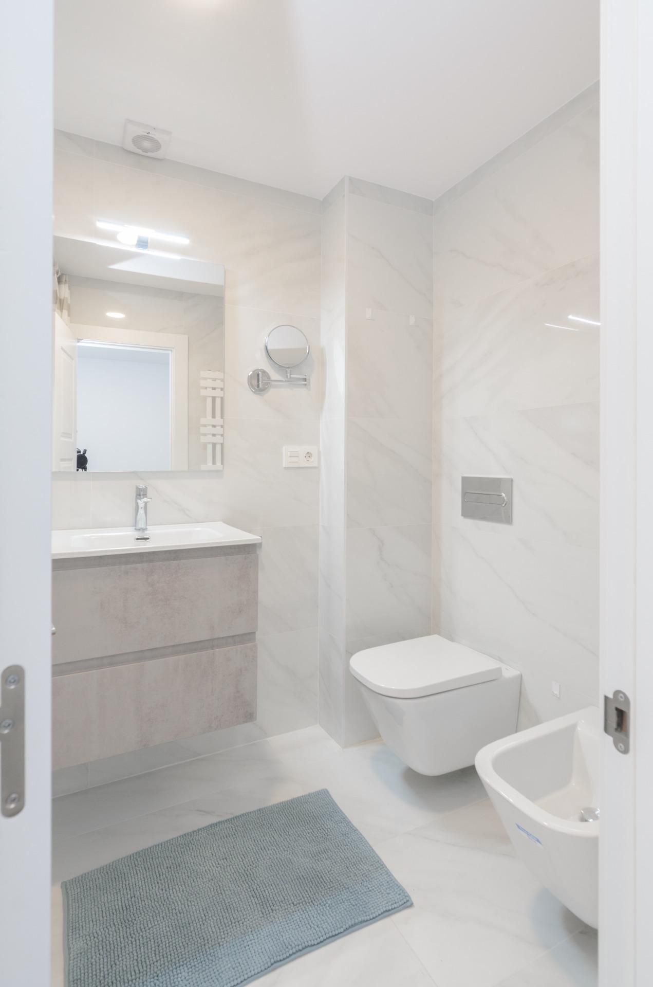 Bathroom of Duplex for sale in Oviedo   with Heating and Storage room