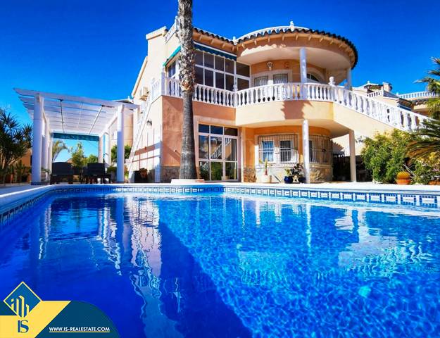 Casa-chalet en Venta en La Florida