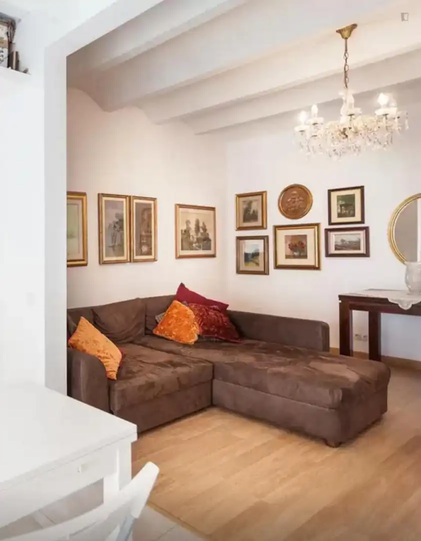 Room in Centre