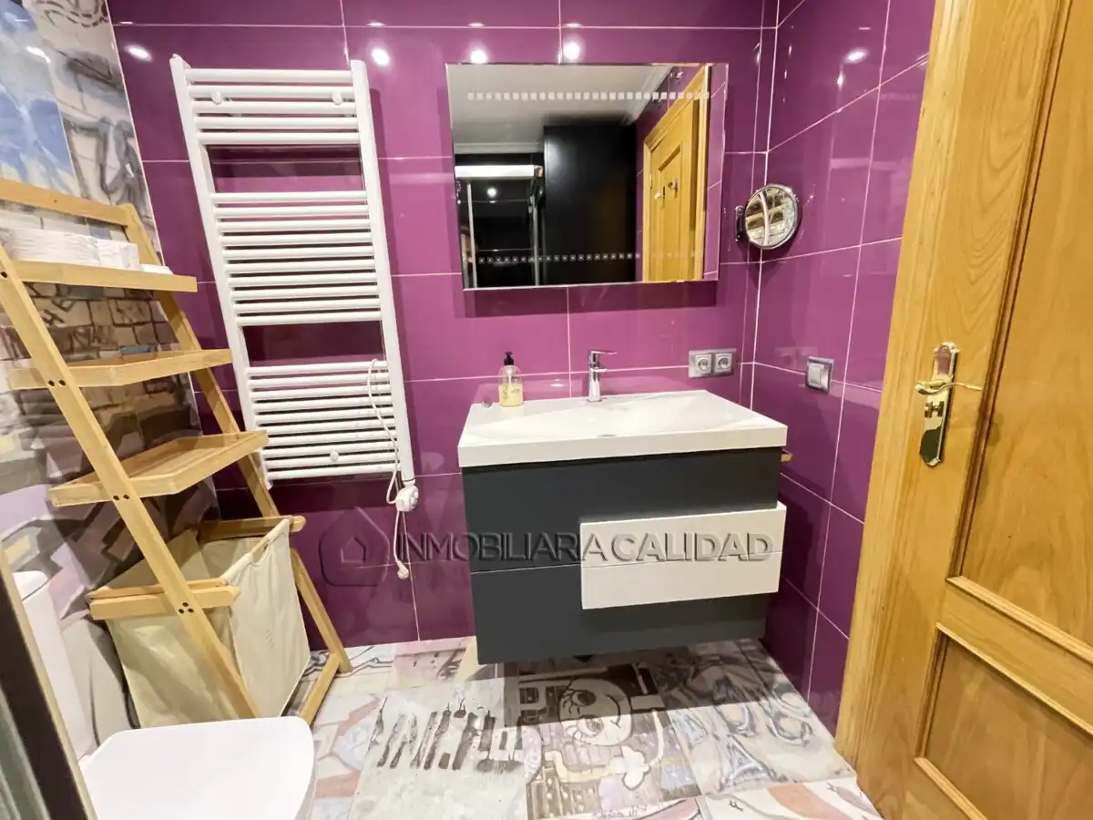 Bathroom of Flat for rent in Burgos  with Heating and Furnished