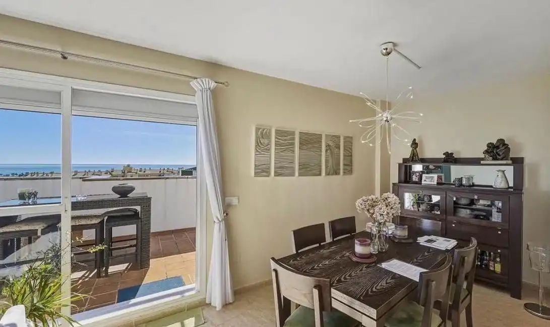 Comedor de Ático en venta en Marbella con Calefacción, Terraza y Amueblado