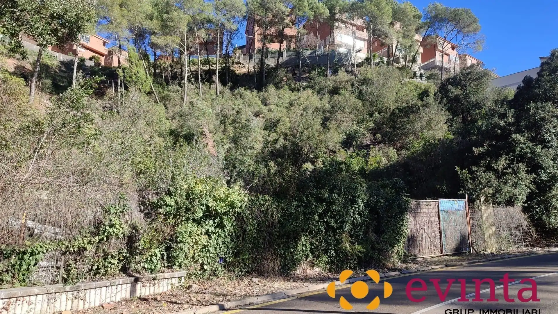 Lands and plots for sale in Major
