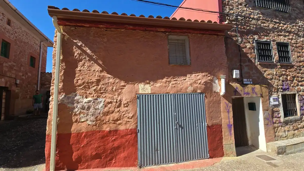 Exterior view of Houses for sale in Alcolea de las Peñas  with Heating, Terrace and Storage room