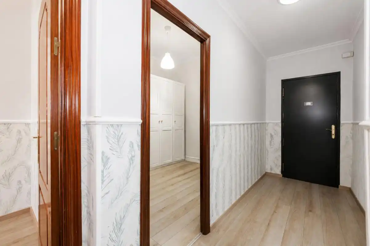 Flat for sale in Sevilla  with Air Conditioner and Heating