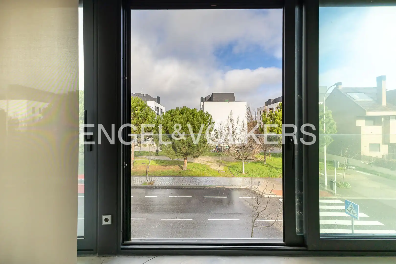 Vista exterior de Casa o chalet en venta en Madrid con Aire acondicionado, Calefacción y Jardín privado