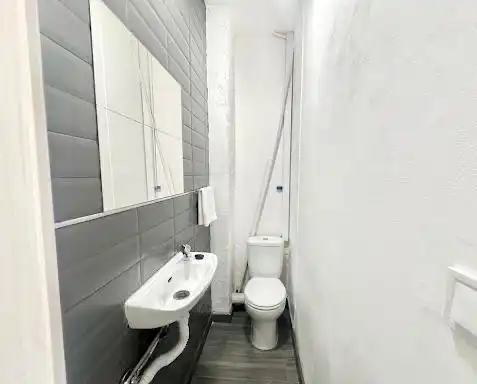Baño de Local de alquiler en Málaga con Aire acondicionado
