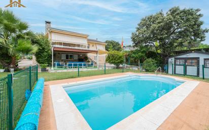 Garden of House or chalet for sale in Villa del Prado  with Air Conditioner, Heating and Private garden