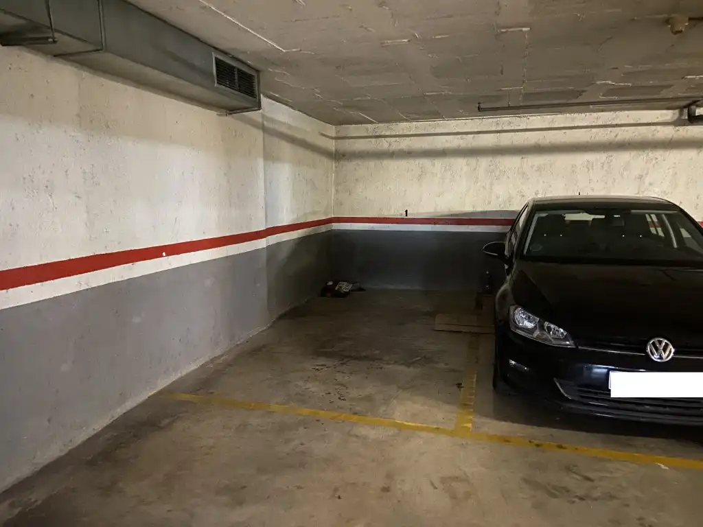 Einzelparkplatz zum Verkauf in Sants