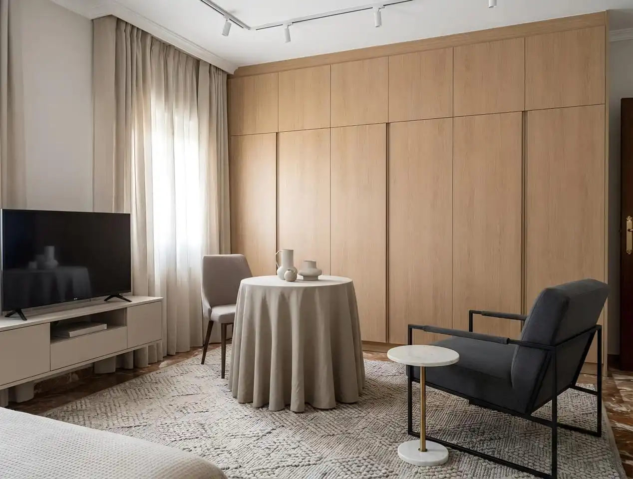 Living room of Flat for sale in Sevilla  with Air Conditioner, Terrace and Furnished