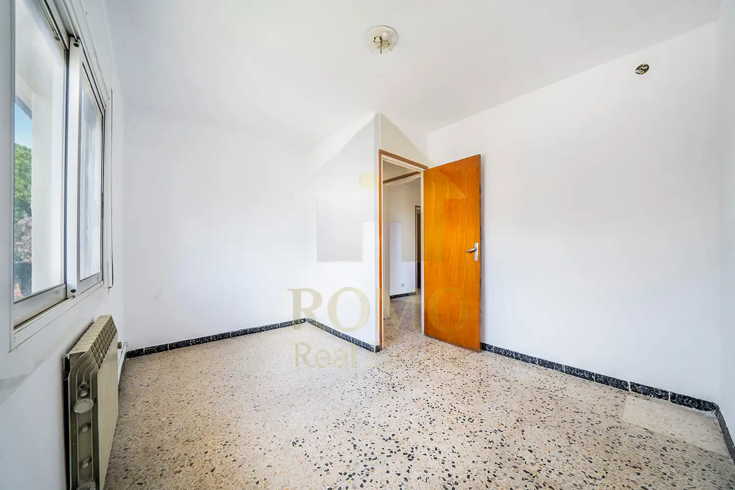 Exterior view of Houses for sale in Santa Perpètua de Mogoda  with Terrace, Storage room and Balcony