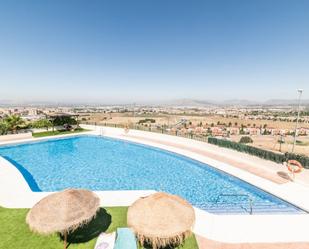 Piscina de Pis en venda en Jun amb Aire condicionat, Calefacció i Jardí privat