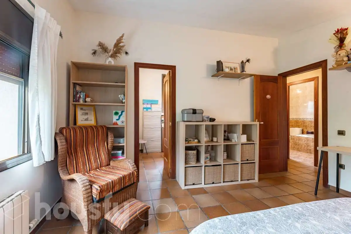 House with pool for sale in Avinguda de Corbera ., imagen 27